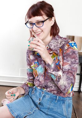 Brunette with a sexy ponytail is going to get off with a redhead