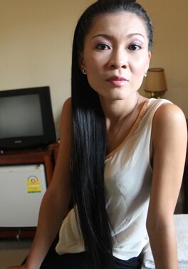 Her hot Asian vulva is ready to get fucked and creampied