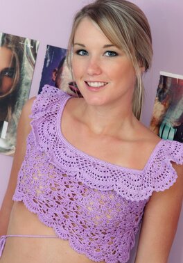 Leggy and tight blondie with tan lines showing her slit