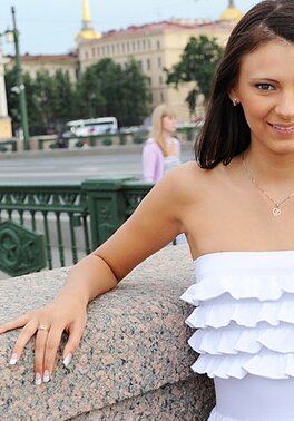 This goes beyond a simple sightseeing session as she seduces