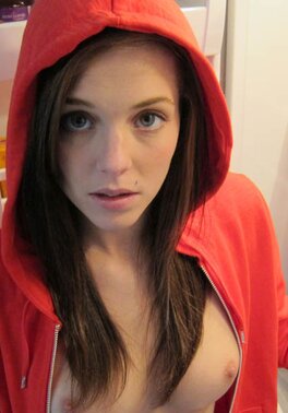 Brunette in a hoodie Kiera Winters is going to tease big time