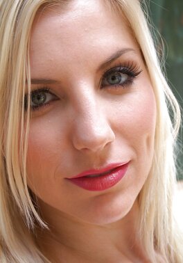 Ashley Fires displays her big ass and sweet pussy outdoor