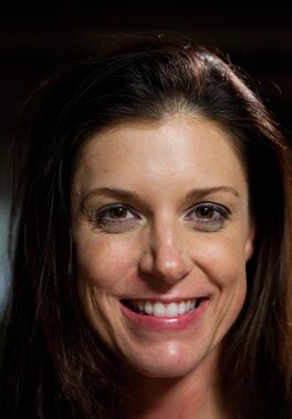 India Summer sucks cock while suspended in ropes