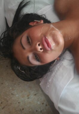 Busty Juliana Rodriguez bares big areolas for thick facial