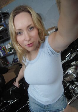 Big boobs blonde can't control her lust for hard cock