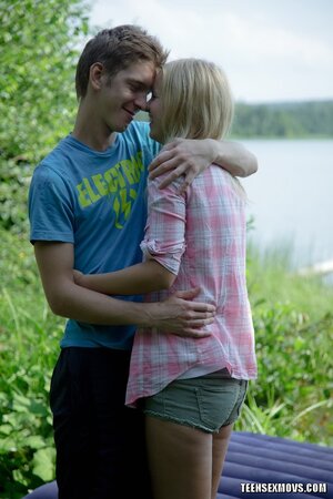 Russian blonde has sex with boyfriend not far away from the lake and swallows