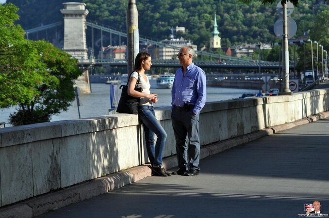 Old lovelace meets skinny young girl in the street and takes her homer for sex