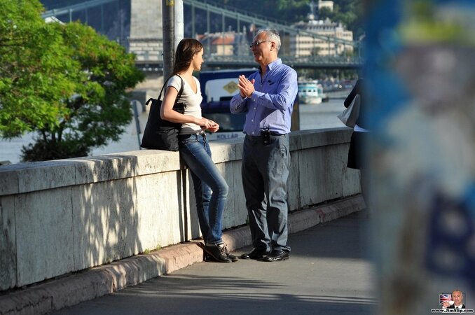 Old lovelace meets skinny young girl in the street and takes her homer for sex