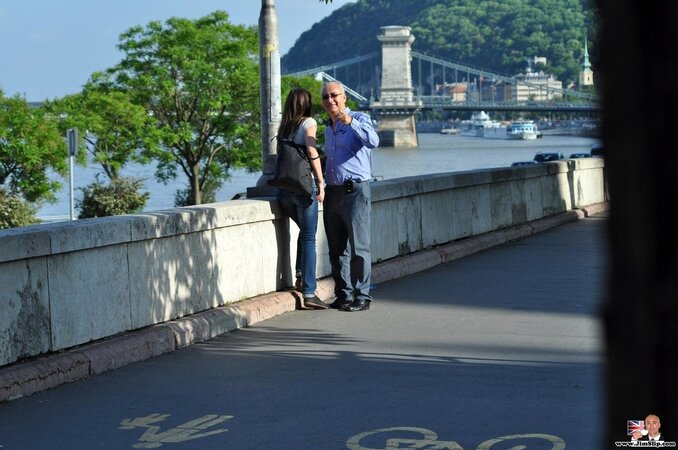 Old lovelace meets skinny young girl in the street and takes her homer for sex