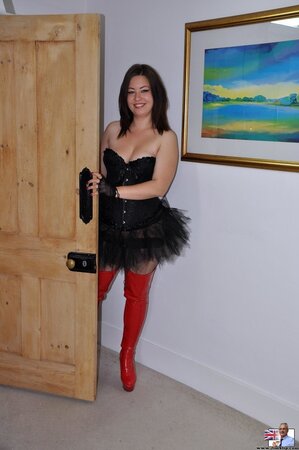 Bawdy girl in red high boots takes foreigner home to make him score her