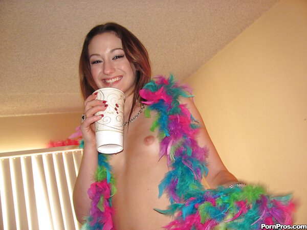 Stepmom goes on a business trip so the girl has the possibility to walk naked