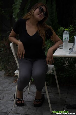 Stunning Asian chick for cash sucks and rides stranger's stiff weenie