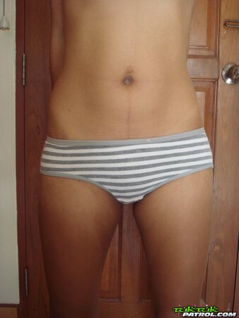 Slim model with Asian features doesn't feel embarrassed to bare boyish body