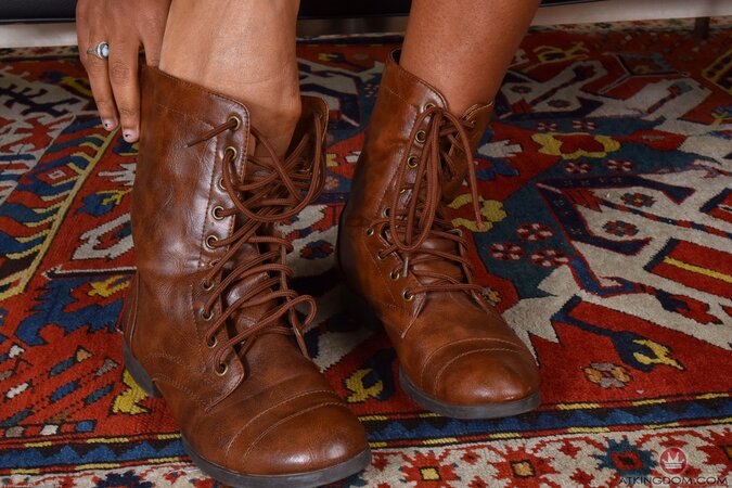 Curly Ebony babe airs every single part of her pretty chocolate body