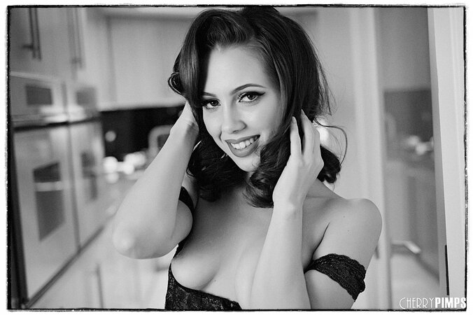 Black and white filter makes Latina's naked pictures look much better