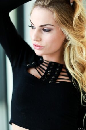 Girl strips down so beautifully that black man's cock grows in size in no time