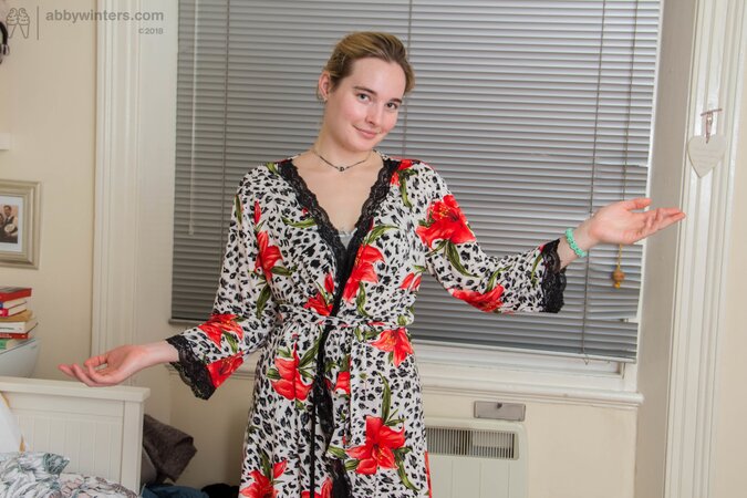 Georgia V is going to bang herself in really creative ways