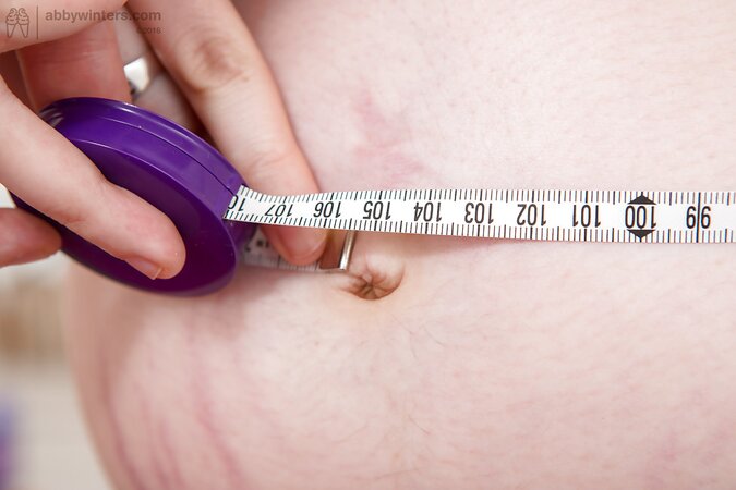 Lotte the pregnant hotte is going to go on all fours for you