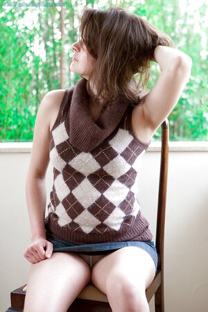 Natural breasts babe Lena Love showing her gorgeous breasts