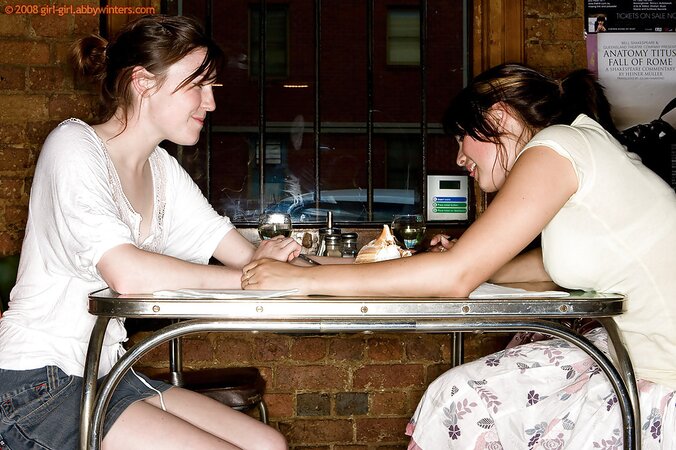 Adorable babes are going to fuck after their cute evening date