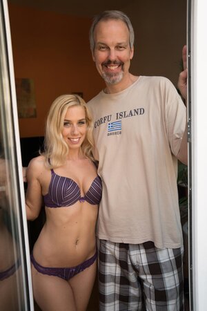 Nesty and Sicilia pose for a photographer while fucking