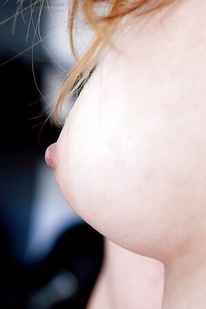 Skirt wearing hottie is going to showcase her pussy up close