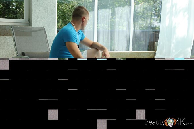 Pale and kinky Sunny Honey is going to get fucked poolside