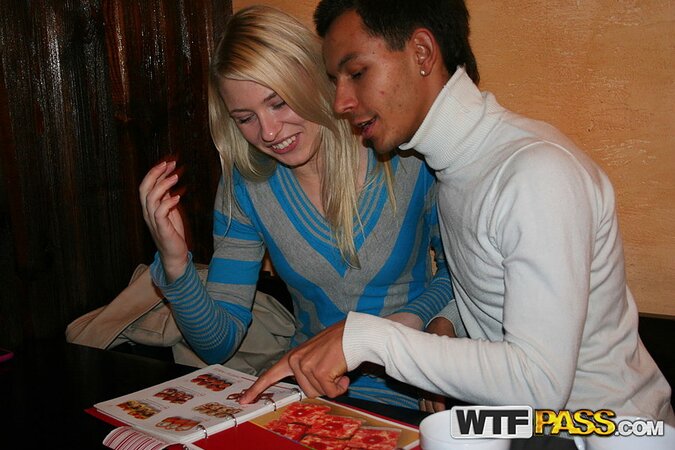 Charming blondie wants to get fucked in a really hot gallery