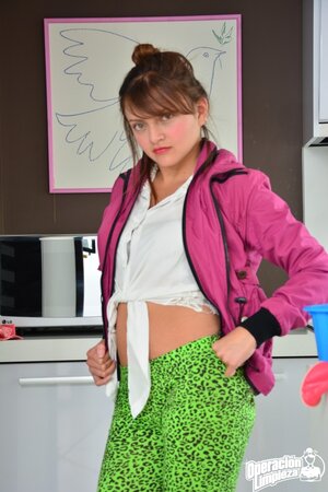 Her hair is actually kind of great in this solo scene