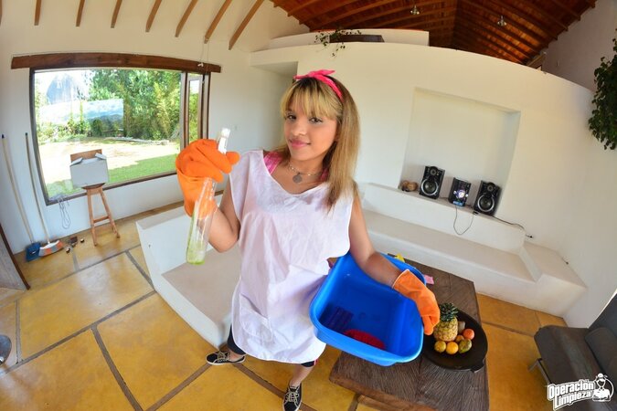 Hot girl knows her work and gets ready to get fucked silly