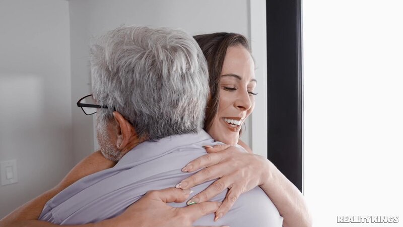 Fisting and fucking with a MILF that wants teen pussy A LOT