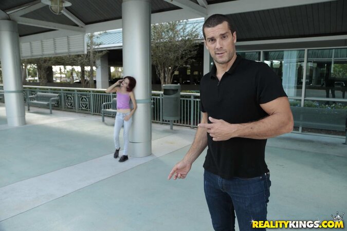 Ultimate pleasure for a leggy pornstar that loves big ones