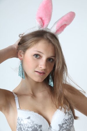 Linessa is a seductive girl that knows how be real kinky