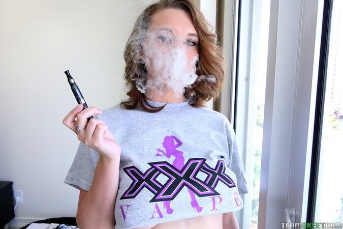 Brooke Wylde bends over and showcases all of her amazing curves