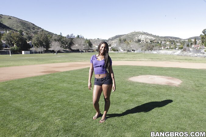 Cute black teen strips to demonstrate her big butt and a twat