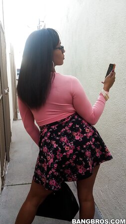 Sexy ebony Porsha Carrera shows off her bangable ass in the trunk