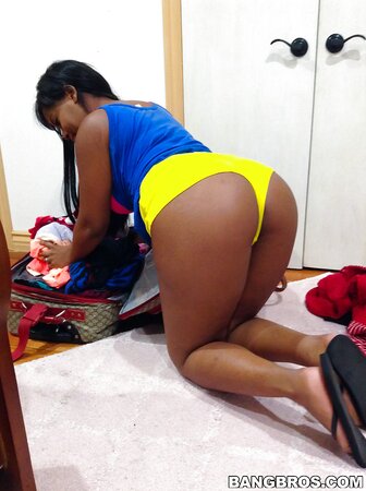 Black queen Monique Symone shows off her fat ass and big tits