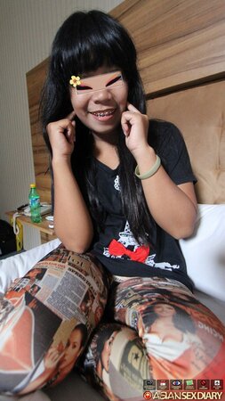 Ashley Stillar from Bali gets her 18-year-old hole screwed