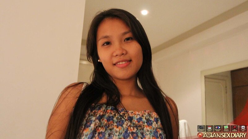 Pinay chick named Corazon is happy to get smashed by big D