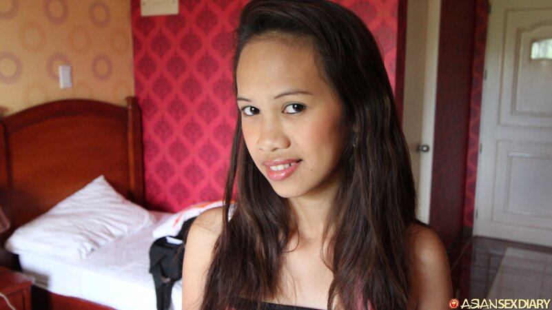 Zen the slutty Filipina is going to fuck a tourist with no shame