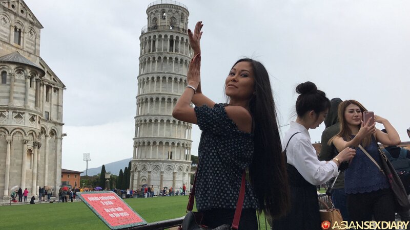 Suzie Q decides to enjoy a hot creampie after POV banging