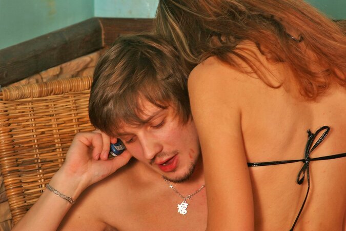 Sexy Sarrah & Vika D French kiss and fuck in the swimming pool