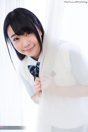 Bored Japanese teen finger fucks her kitty in the class