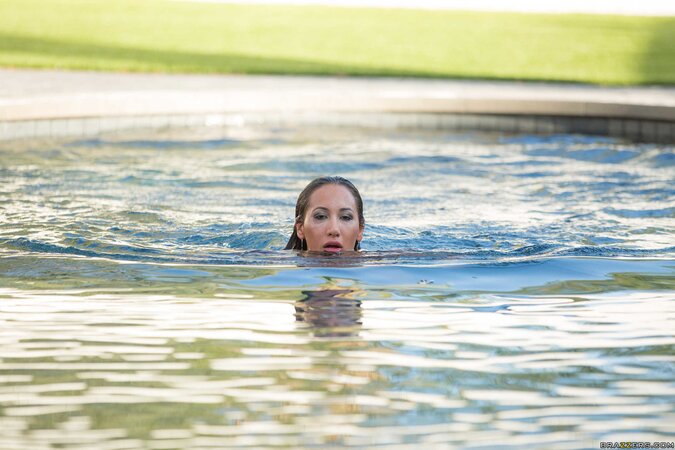 Brunette Amia Miley would stop at nothing for a hard cock