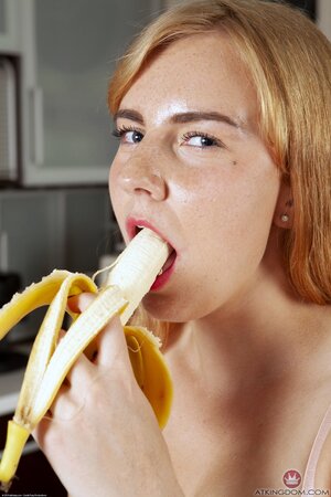 Redheaded girl named Syntia flashing her big solo bum in HQ