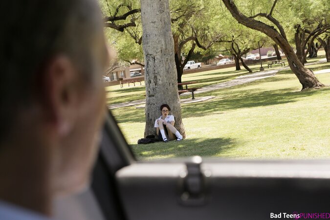 Nerdy schoolgirl serves her head teacher to get fucked hard