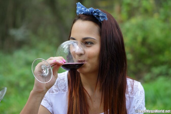 Petite babe checks out her new bf's fucking skills outdoors