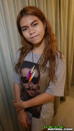 Asian beauty Fresh Muay wants to showcase her adorable body