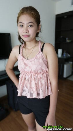 Thai babe with a tight pussy is ready to tease big time