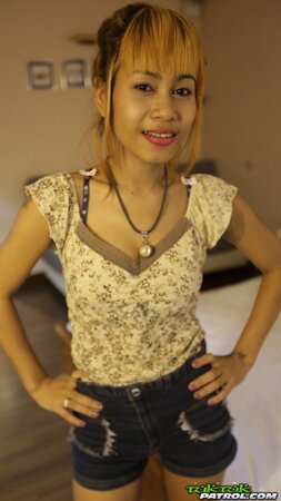 Thai girl looks like a hooker when fucking this white dude